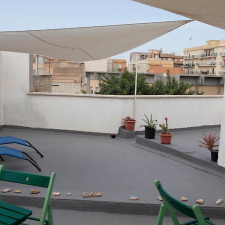 Area 12 Bb Bed & Breakfast Trapani Bagian luar foto