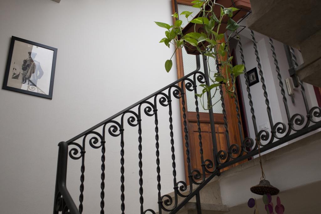 Area 12 Bb Bed & Breakfast Trapani Bagian luar foto