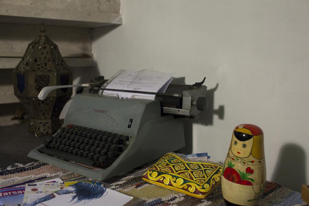 Area 12 Bb Bed & Breakfast Trapani Bagian luar foto