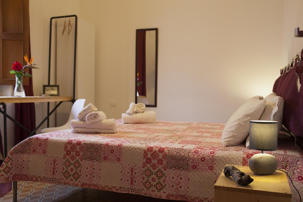 Area 12 Bb Bed & Breakfast Trapani Bagian luar foto