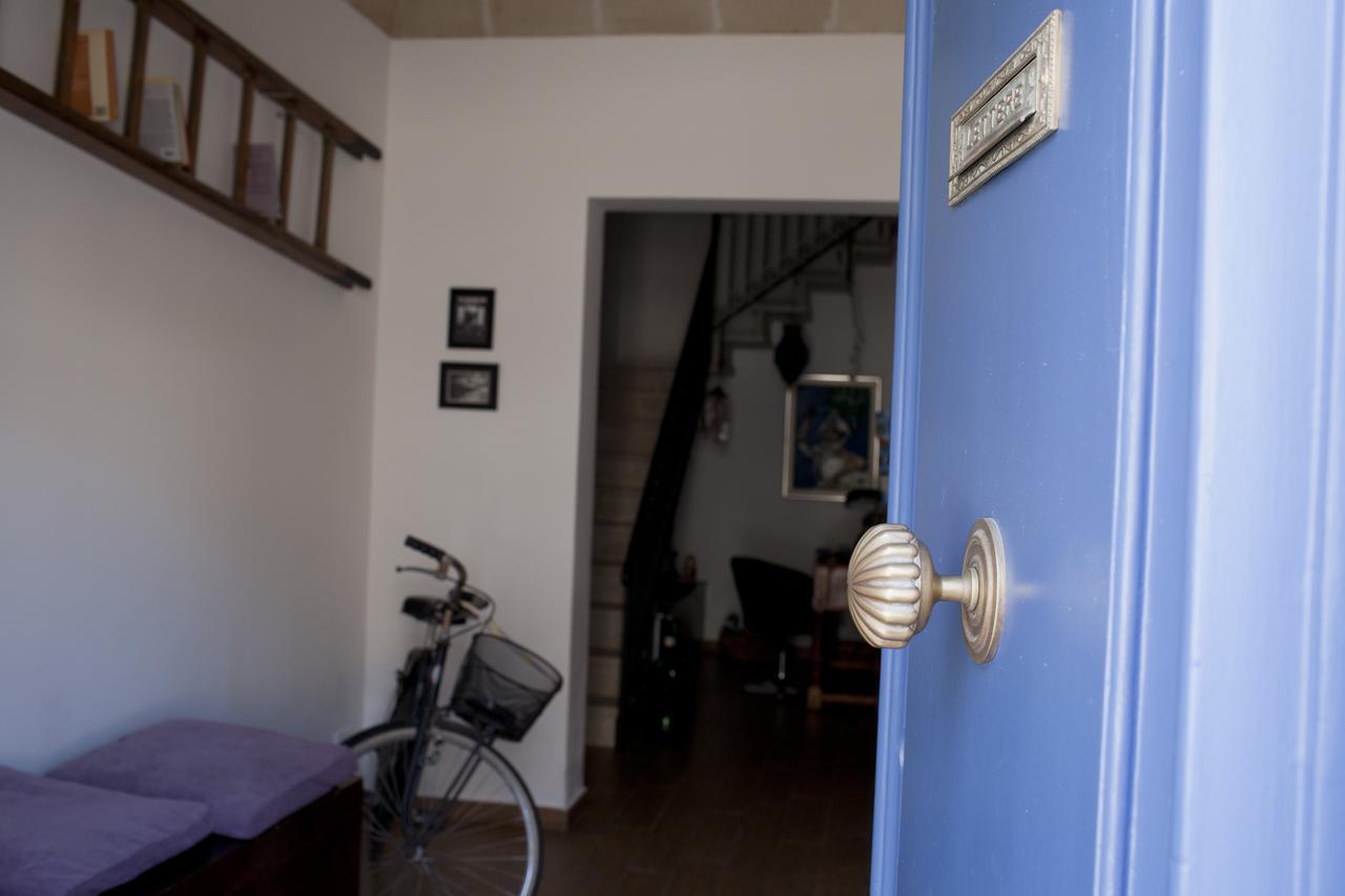 Area 12 Bb Bed & Breakfast Trapani Bagian luar foto