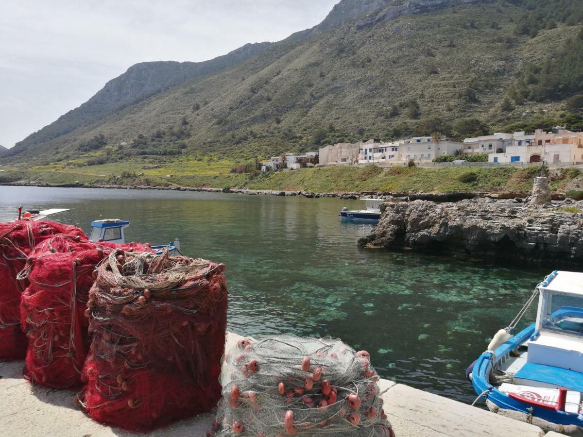 Area 12 Bb Bed & Breakfast Trapani Bagian luar foto